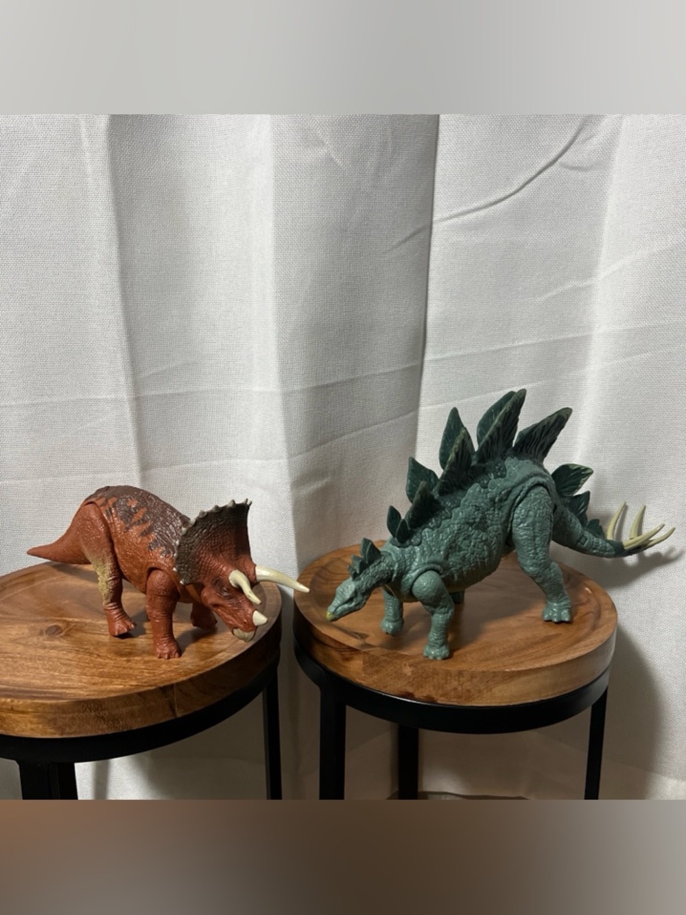 Jurassic World 2 Roaring TRICERATOPS & Stegosaurus Tail Swipe Jurassic World